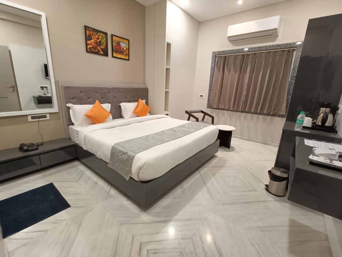 Hotel Shri Anand Dham, Nathdwara - 125 Meters Away From The Temple מראה חיצוני תמונה