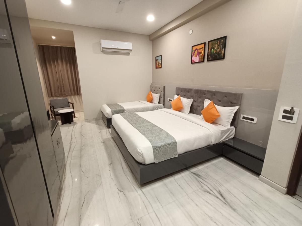 Hotel Shri Anand Dham, Nathdwara - 125 Meters Away From The Temple מראה חיצוני תמונה