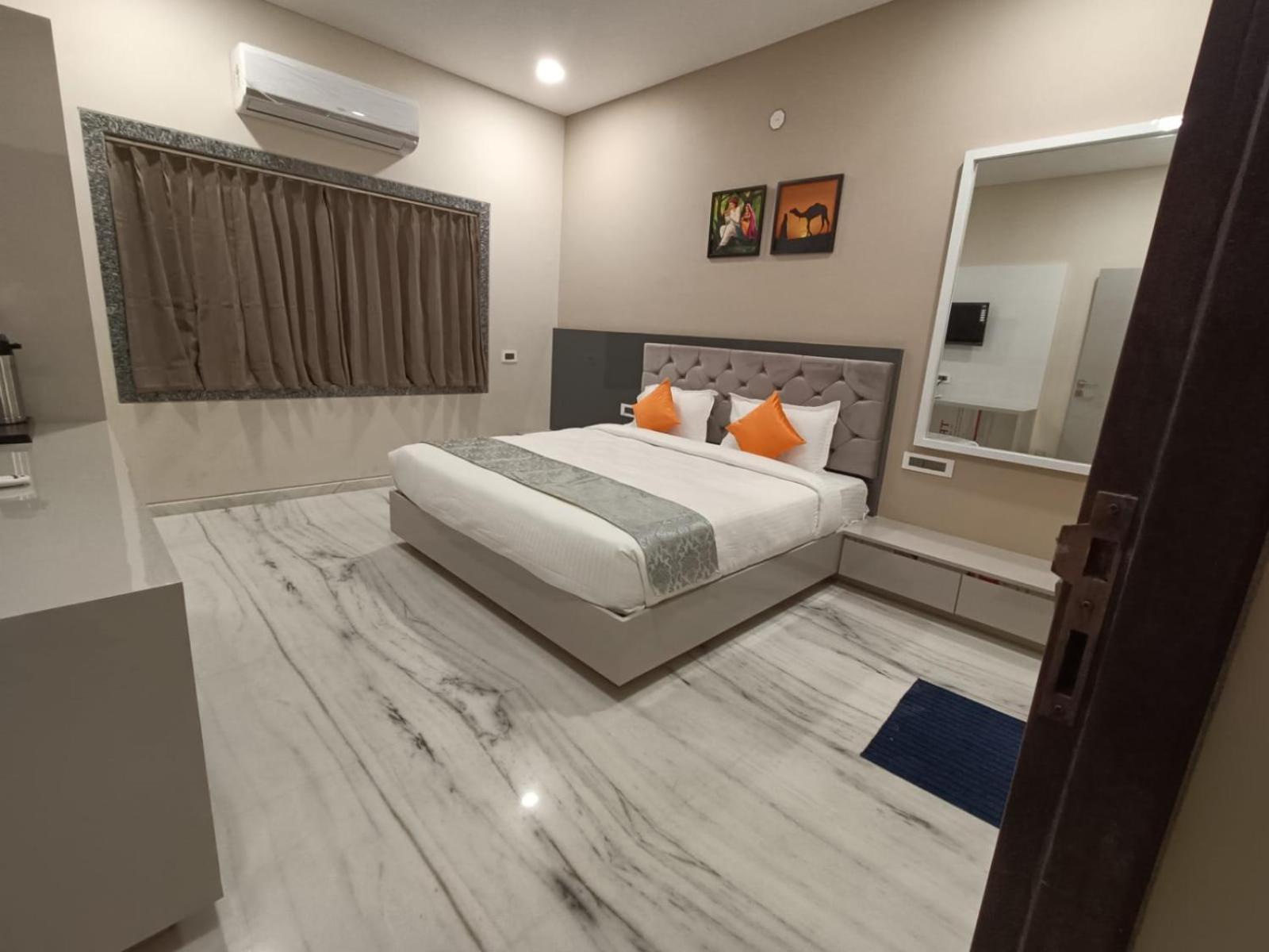 Hotel Shri Anand Dham, Nathdwara - 125 Meters Away From The Temple חדר תמונה